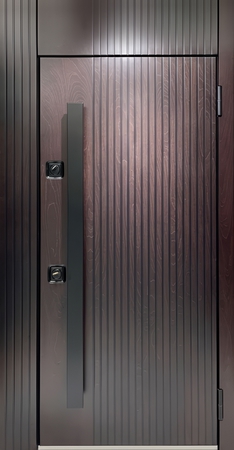 Металлическая современная дверь с длинной ручкой, верхней вставкой и панелью МДФ с фрезеровкой Металлическая современная дверь с длинной ручкой, верхней вставкой и панелью МДФ с фрезеровкой